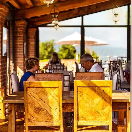 Resort Agriturismo & Cantina Tenuta Casteani 3*